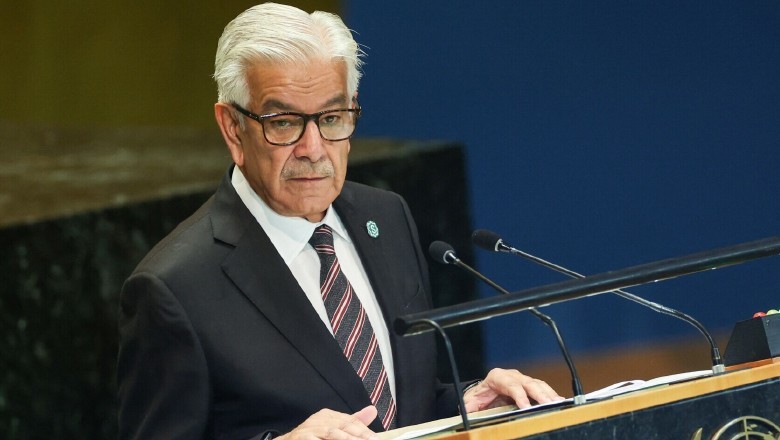 "Imran knows his wife is controlling the situation:" Khawaja Asif