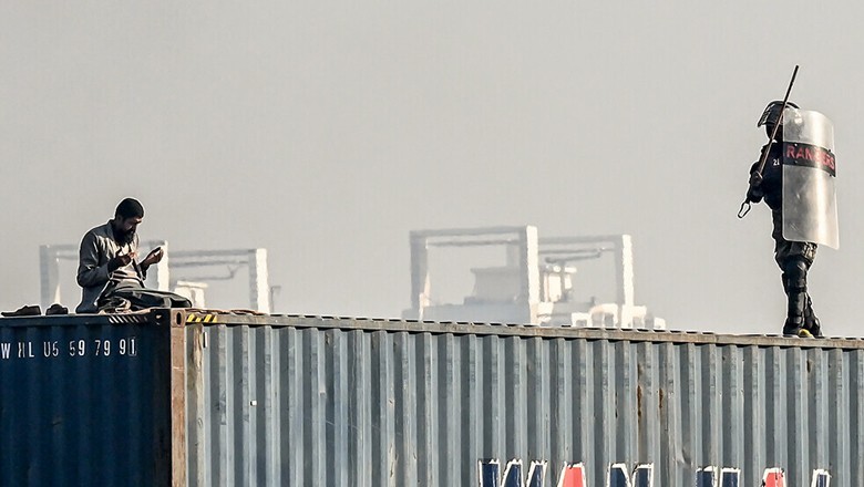 In pictures: Chaos, destruction after PTI end protest amid security crackdown