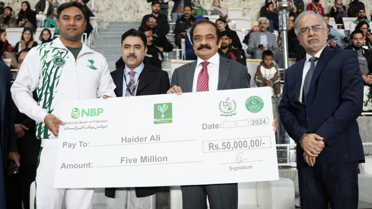 Paralympic athlete Haider Ali honored with Rs5 million cash prize