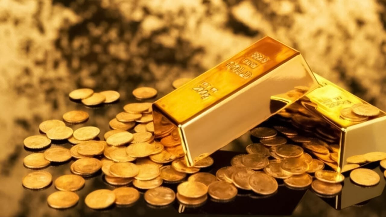 Gold prices plunge in Pakistan