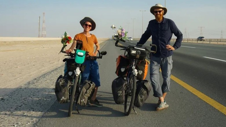 Tourist couple robbed of cash, iPhones in Thatta