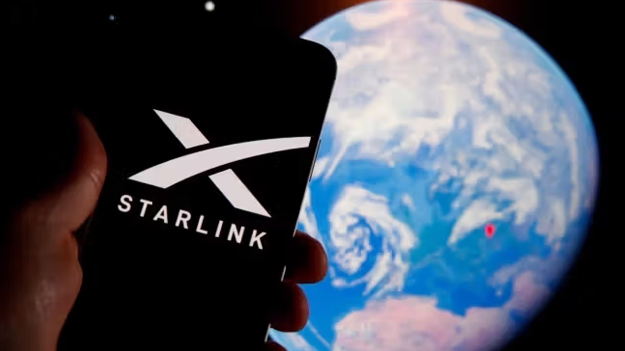 Pakistani Senators demand linking Starlink license to Musk’s apology