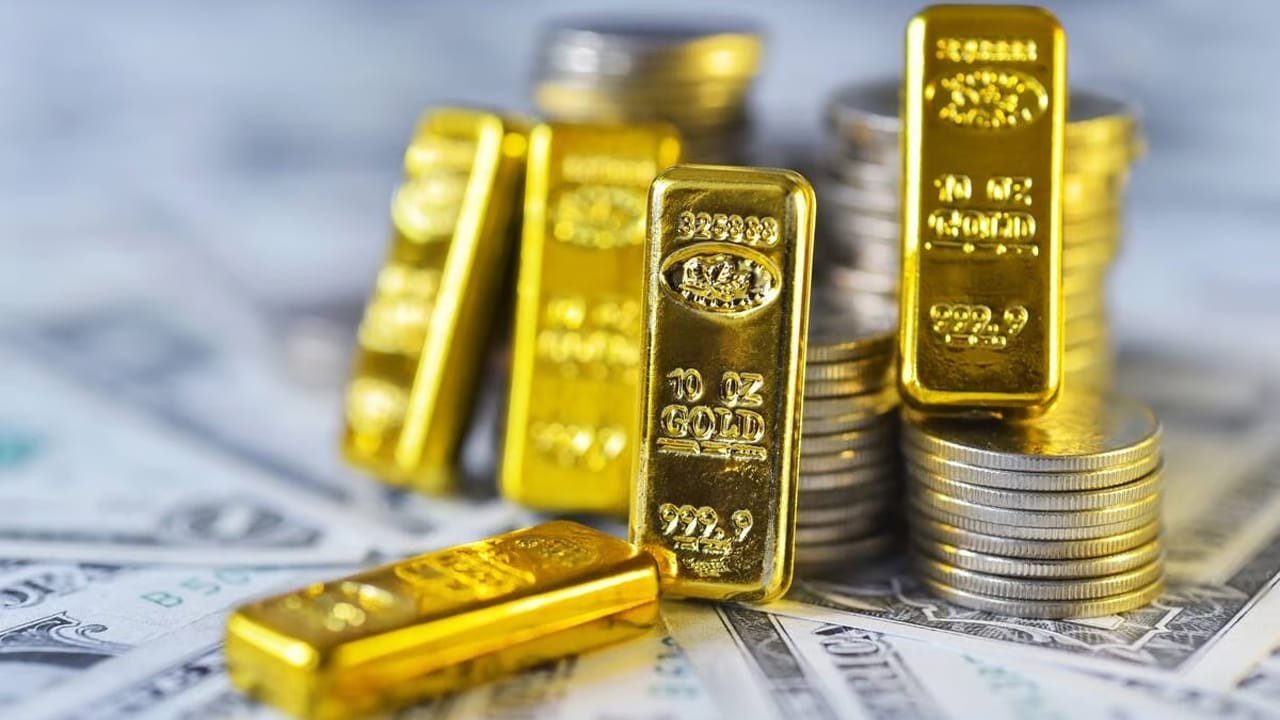 Gold prices fall Rs 750 per tola in Pakistan