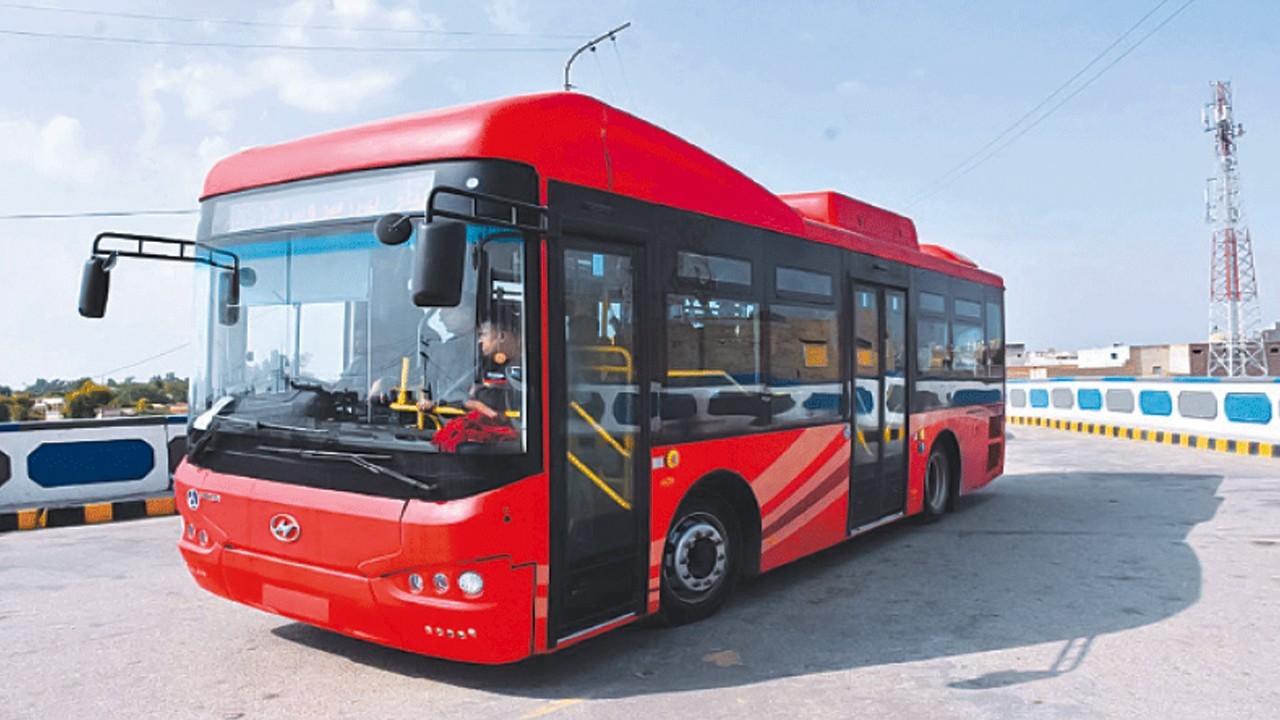 People’s Bus Service fares increased in Karachi