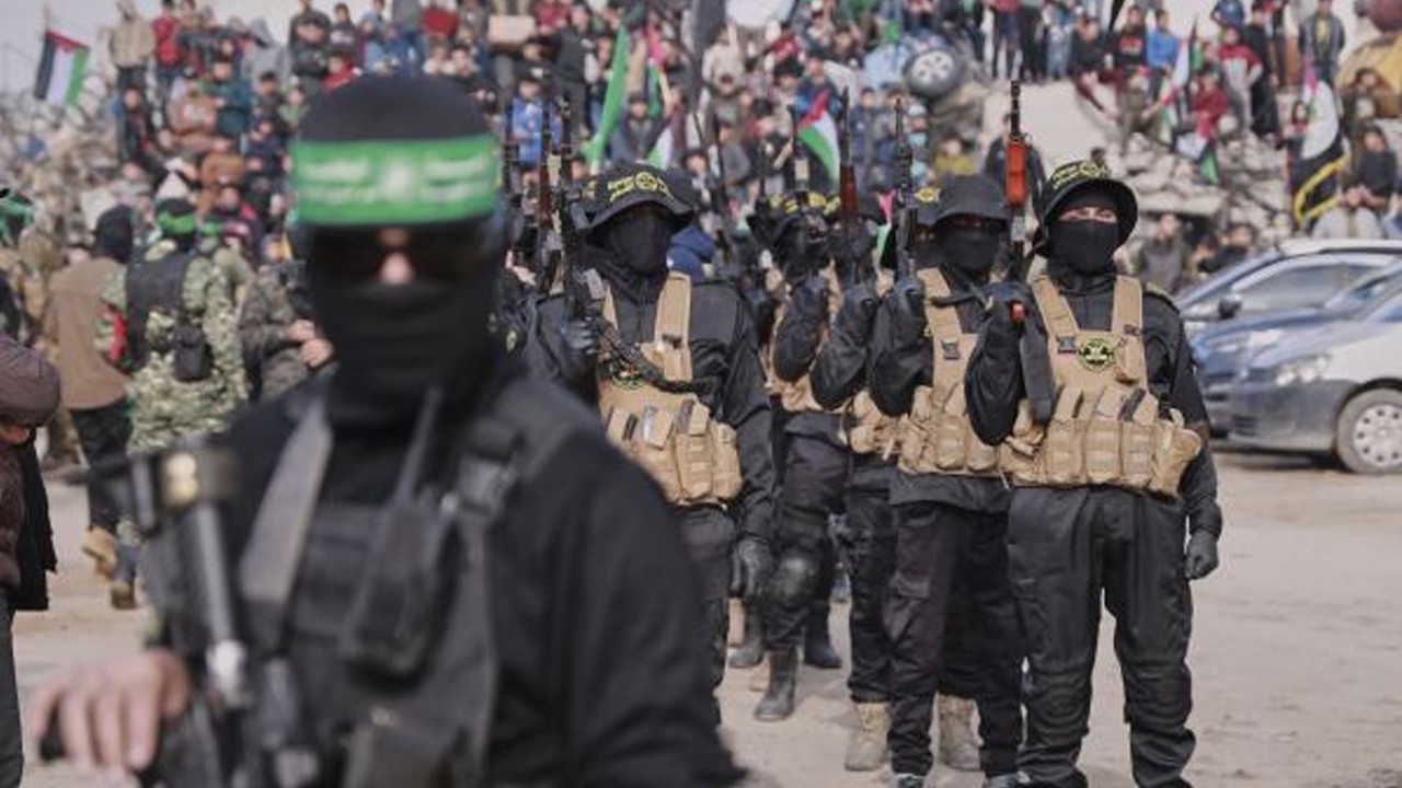 Hamas releases four Israeli soldiers amid ceasefire